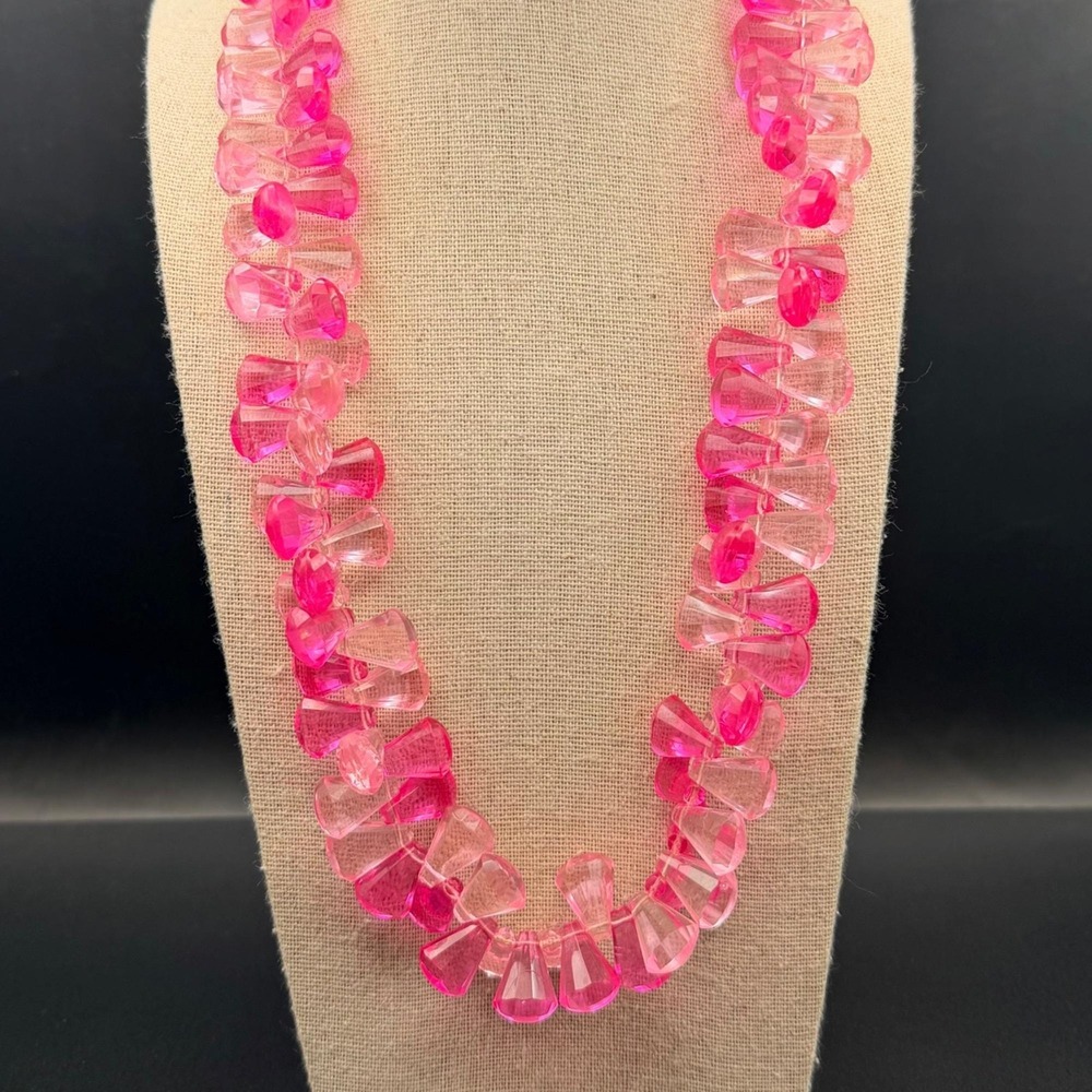 Vintage 1960s Hong Kong Two Tone Pink Lucite Faceted Teardrop Bead Necklace